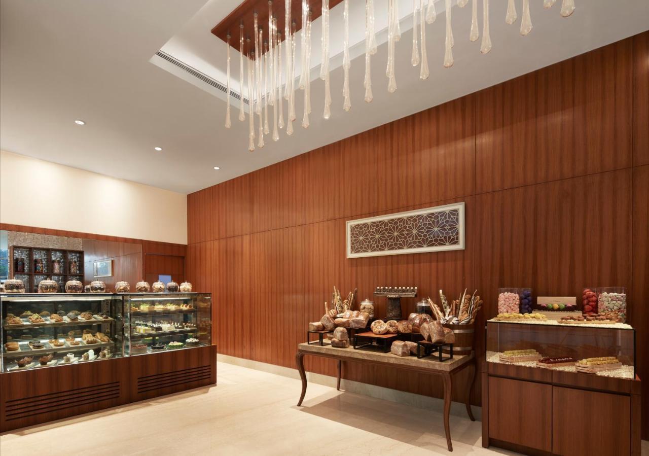 Taj Swarna, Amritsar Hotel Buitenkant foto The Pastry Shop
