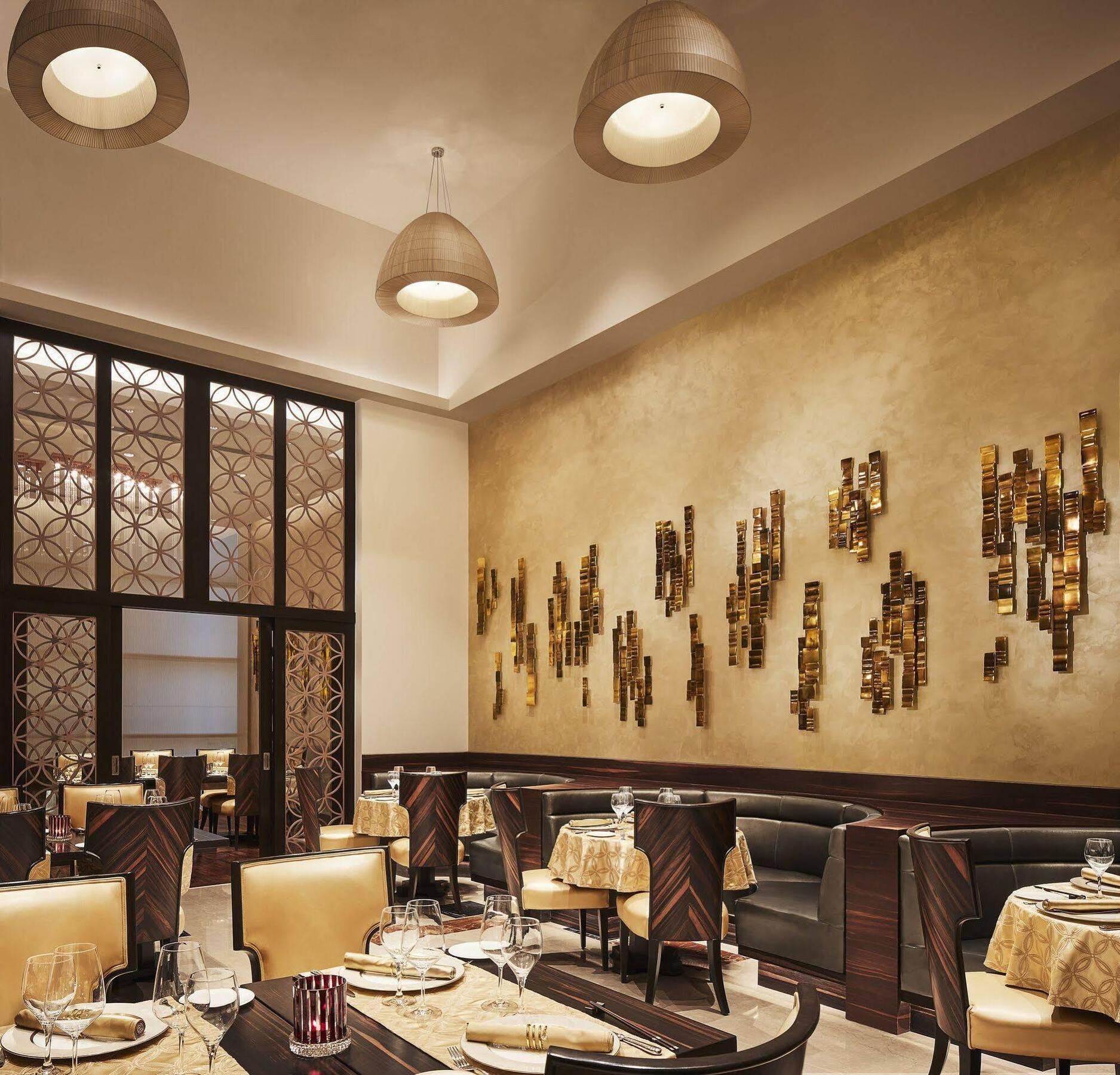 Taj Swarna, Amritsar Hotel Buitenkant foto Interior of the restaurant