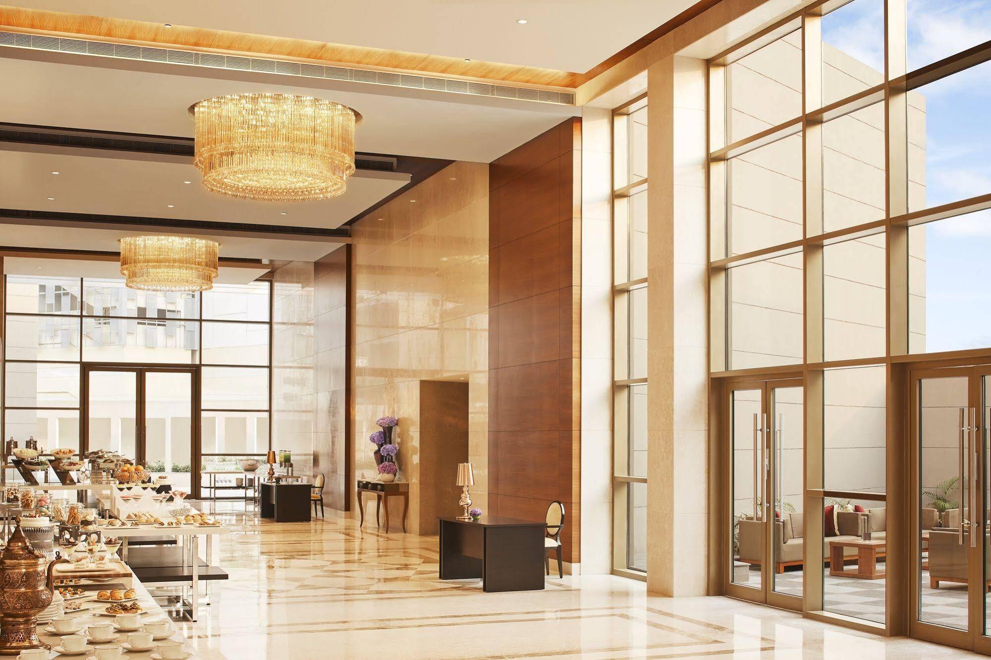 Taj Swarna, Amritsar Hotel Buitenkant foto The lobby